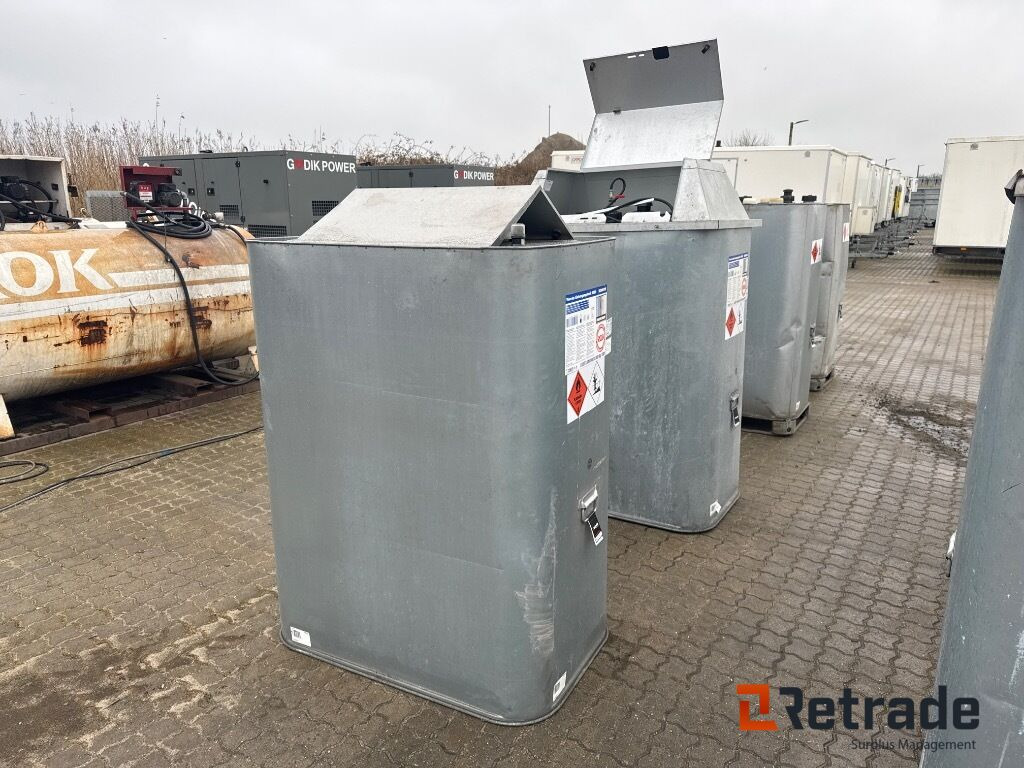 Forskelligt udstyr SCHÜTZ 1000ltr (A0020033-A0020034-A0020035-A0020036) - Storage tank: picture 1 Forskelligt udstyr SCHÜTZ 1000ltr (A0020033-A0020034-A0020035-A0020036) - Storage tank: picture 1