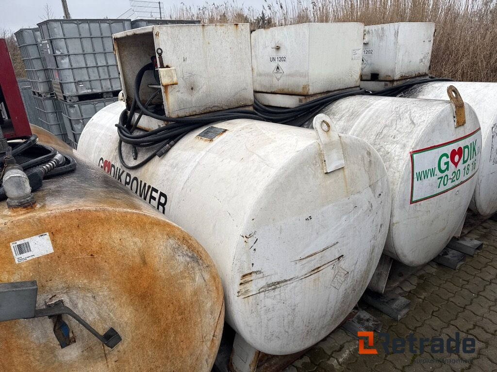 ROUG 2700ltr. Tank m. Pumpe ( A0020030) - Storage tank: picture 2 ROUG 2700ltr. Tank m. Pumpe ( A0020030) - Storage tank: picture 2