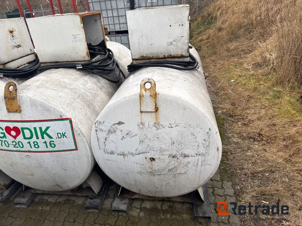 ROUG 2700ltr. Tank m. Pumpe - Storage tank: picture 2 ROUG 2700ltr. Tank m. Pumpe - Storage tank: picture 2