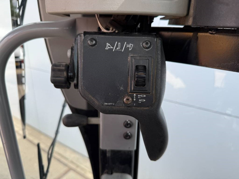 Grader Cat 140M3 - Pushblock / Ripper / Joystick Controls: picture 10 Grader Cat 140M3 - Pushblock / Ripper / Joystick Controls: picture 10