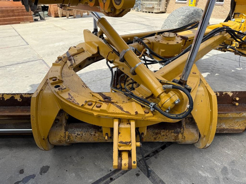 Grader Cat 140M3 - Pushblock / Ripper / Joystick Controls: picture 18 Grader Cat 140M3 - Pushblock / Ripper / Joystick Controls: picture 18