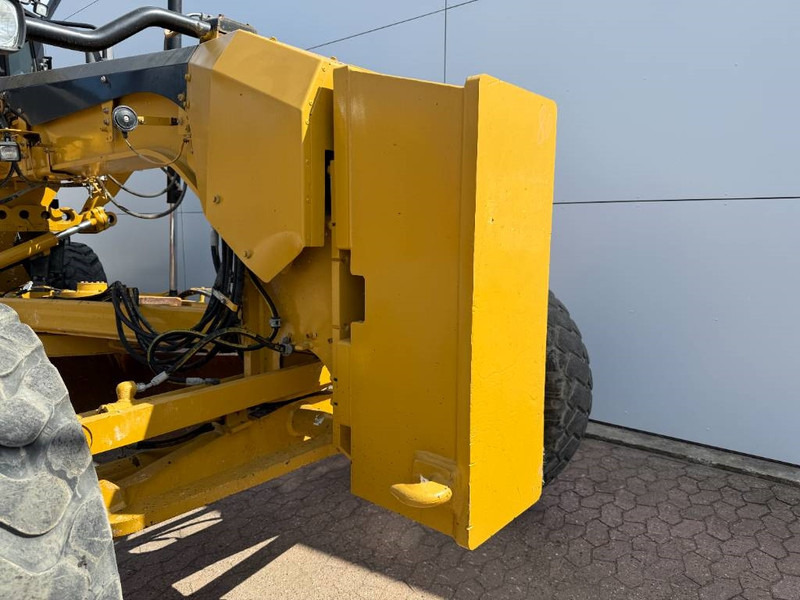 Grader Cat 140M3 - Pushblock / Ripper / Joystick Controls: picture 14 Grader Cat 140M3 - Pushblock / Ripper / Joystick Controls: picture 14