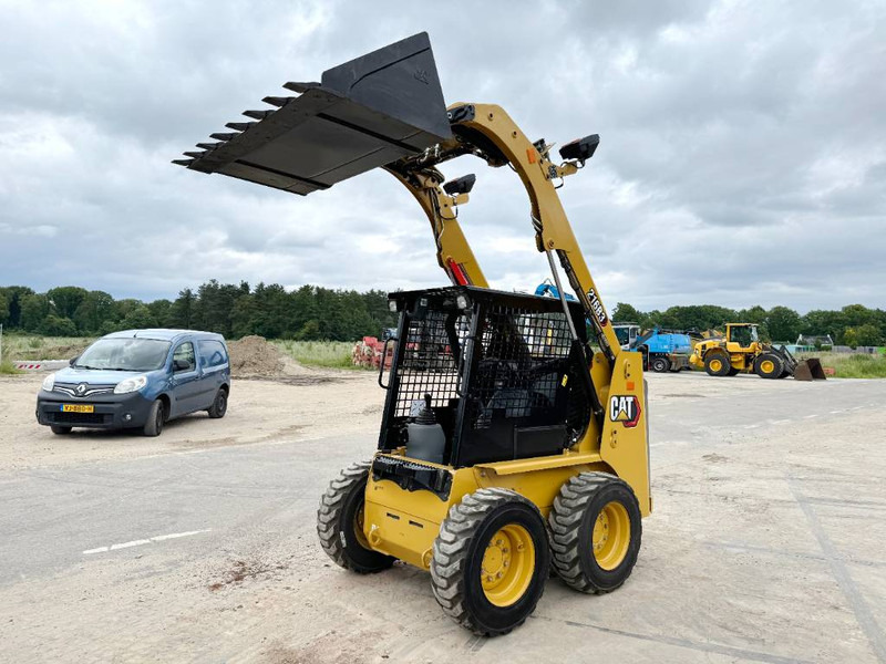 New Skid steer loader Cat 216B3 - New / Unused / Extra Hydraulic: picture 16