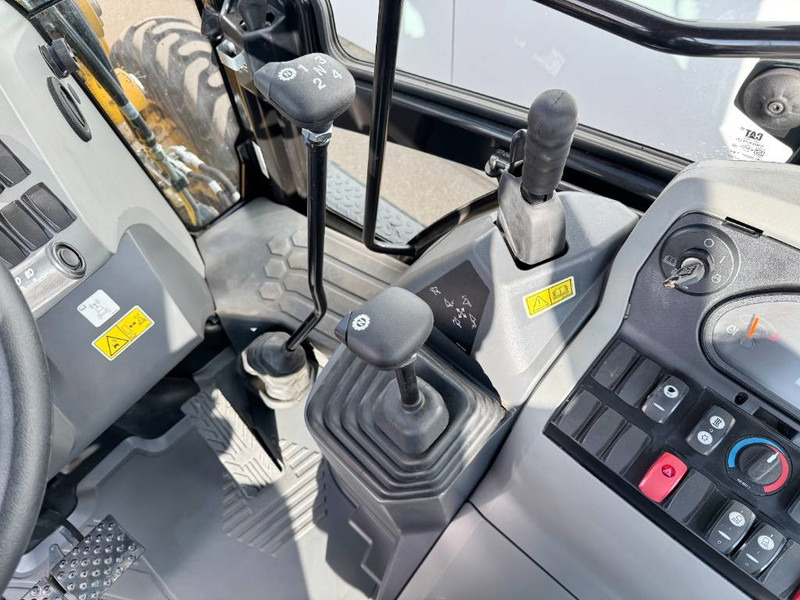 New Backhoe loader Cat 424 4WD - Hammer Lines / Airco: picture 8 New Backhoe loader Cat 424 4WD - Hammer Lines / Airco: picture 8