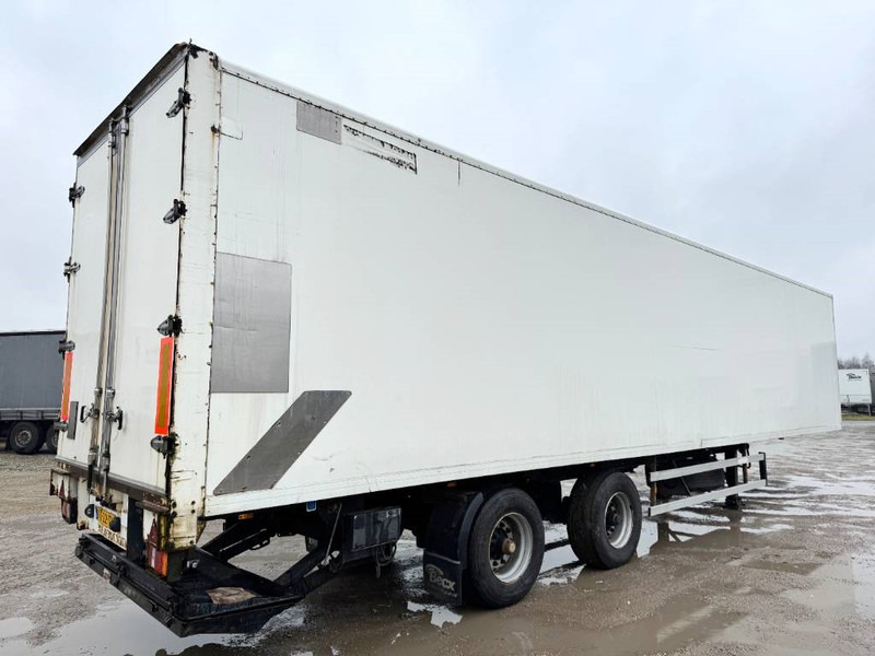 Groenewegen DRO-12-20 - Taillift / Steering Axle / Dutch - Closed box semi-trailer: picture 4 Groenewegen DRO-12-20 - Taillift / Steering Axle / Dutch - Closed box semi-trailer: picture 4