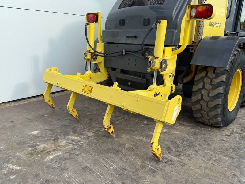 Grader HBM BG110T-5 -  Front Blade + Ripper / TRIMBLE AS400: picture 19