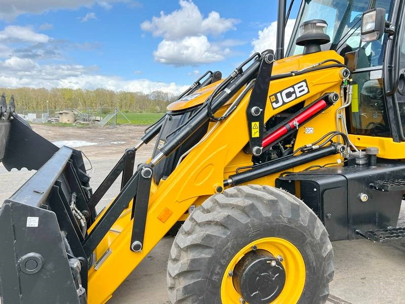 New Backhoe loader JCB 3DX / 3CX Plus 4WD - 4/1 Bucket / Hammer Lines: picture 11 New Backhoe loader JCB 3DX / 3CX Plus 4WD - 4/1 Bucket / Hammer Lines: picture 11