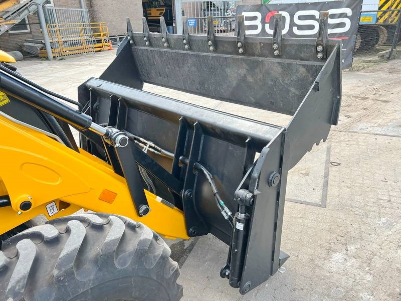 New Backhoe loader JCB 3DX / 3CX Plus 4WD - 4/1 Bucket / Hammer Lines: picture 9 New Backhoe loader JCB 3DX / 3CX Plus 4WD - 4/1 Bucket / Hammer Lines: picture 9