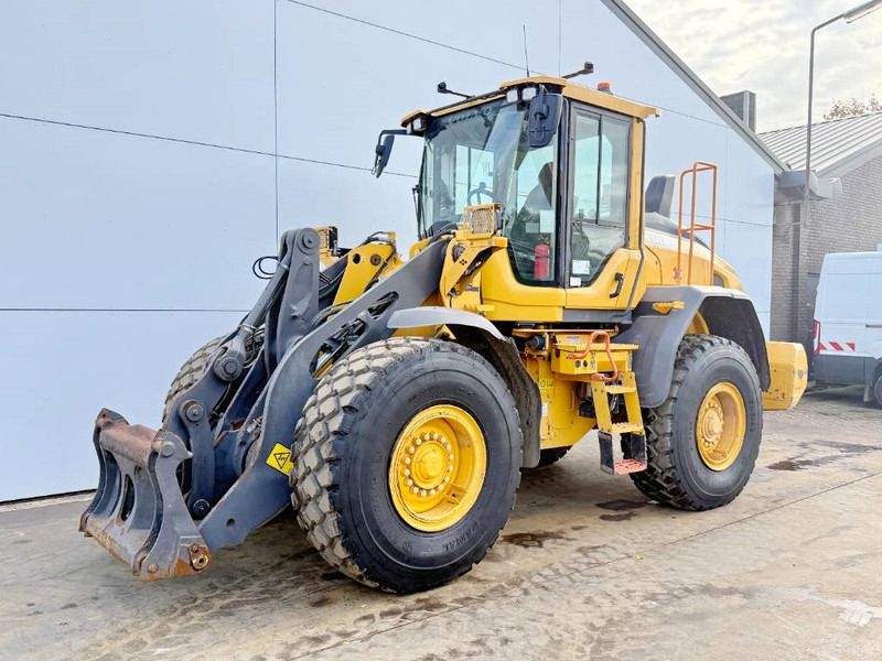 Volvo L70H - 3rd Function / Weight System - Wheel loader: picture 4 Volvo L70H - 3rd Function / Weight System - Wheel loader: picture 4