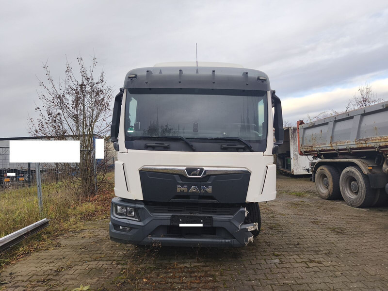 MAN TGL 12.250 Euro6 4x2 AHK - Cab chassis truck: picture 3 MAN TGL 12.250 Euro6 4x2 AHK - Cab chassis truck: picture 3