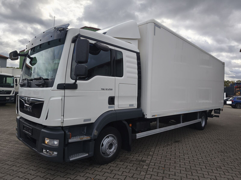 MAN TGL 12.250 Koffer 4x2 Euro 6 LBW AHK (41) - Box truck: picture 1 MAN TGL 12.250 Koffer 4x2 Euro 6 LBW AHK (41) - Box truck: picture 1