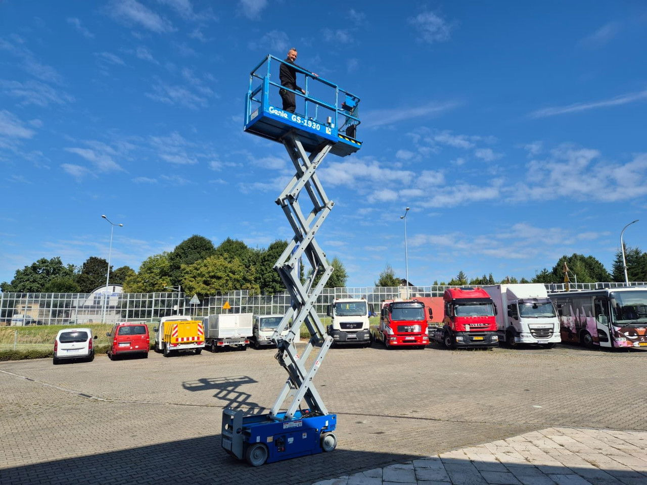 GENIE GS1930 / 4X4 / 1 Owner / Serviced - Scissor lift: picture 2 GENIE GS1930 / 4X4 / 1 Owner / Serviced - Scissor lift: picture 2