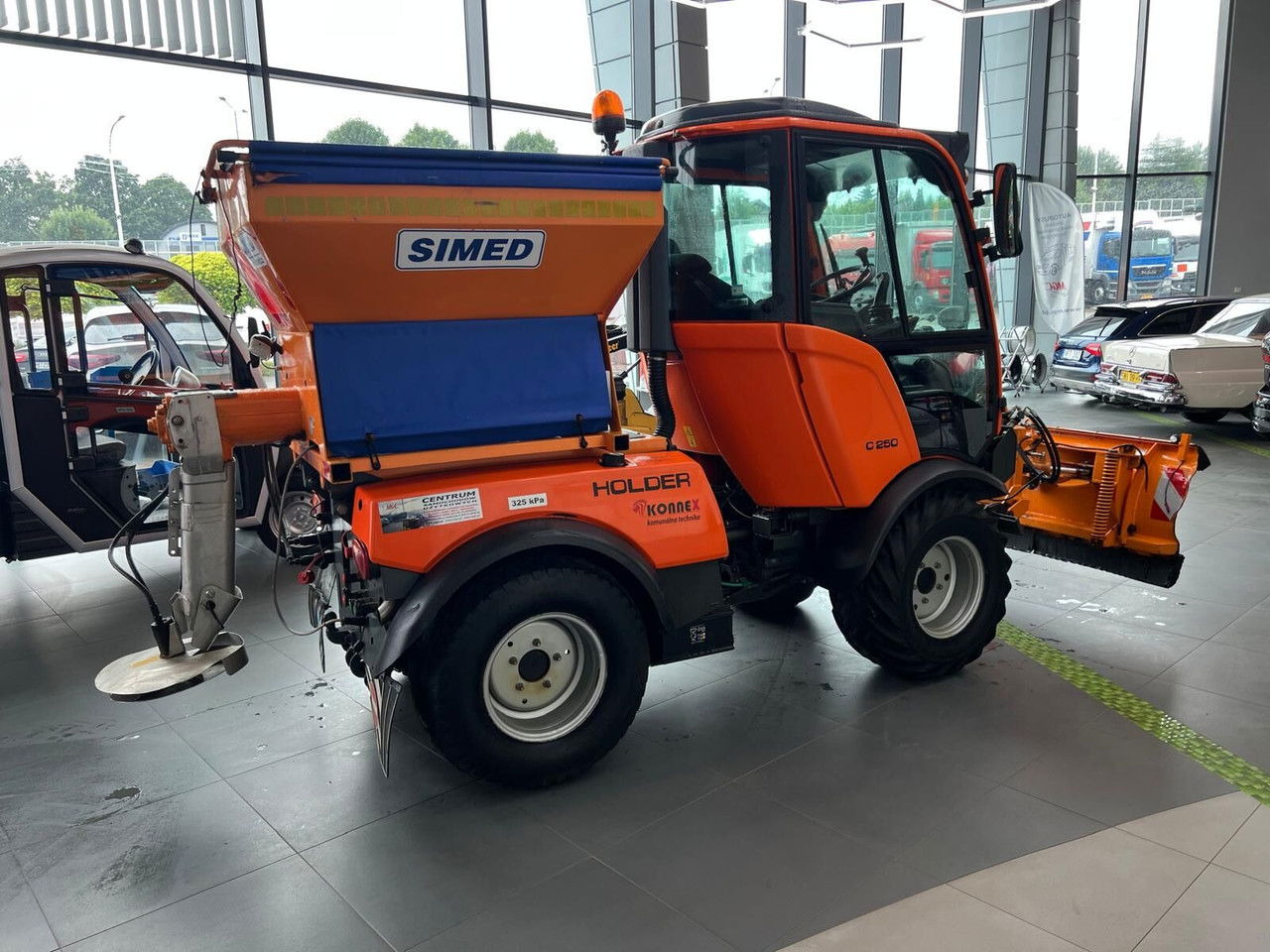 Holder C250 4X4 / LOW MTH / 1 Owner / Kubota Engine - Electric utility vehicle: picture 5 Holder C250 4X4 / LOW MTH / 1 Owner / Kubota Engine - Electric utility vehicle: picture 5