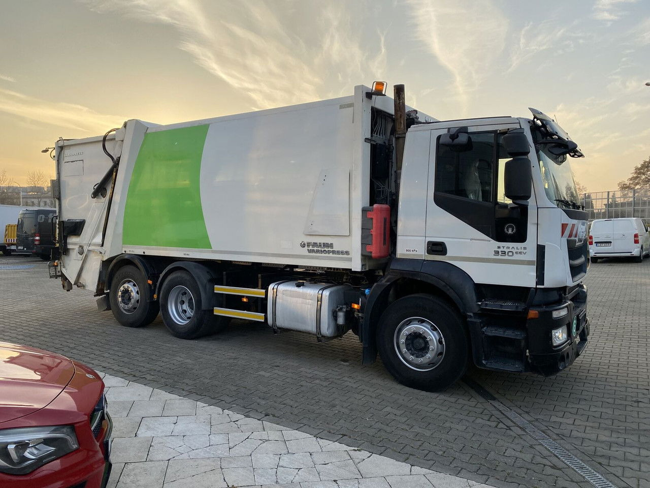 IVECO Stralis 330 EEV / NO Rust / Works Great / 1 Owner - Garbage truck: picture 4 IVECO Stralis 330 EEV / NO Rust / Works Great / 1 Owner - Garbage truck: picture 4