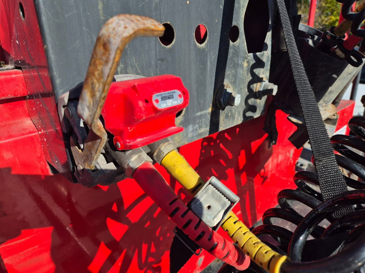 Terminal tractor Kalmar TR618i / 1 Owner / LOW KM / Works Great / NEW Tire S: picture 28 Terminal tractor Kalmar TR618i / 1 Owner / LOW KM / Works Great / NEW Tire S: picture 28