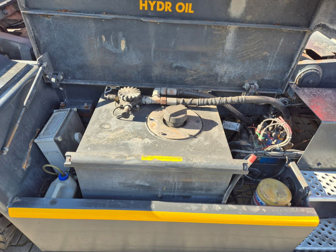 Terminal tractor Kalmar TR618i / 1 Owner / LOW KM / Works Great / NEW Tire S: picture 25 Terminal tractor Kalmar TR618i / 1 Owner / LOW KM / Works Great / NEW Tire S: picture 25