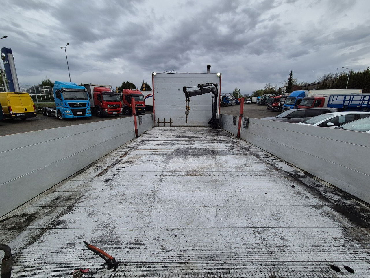 Dropside/ Flatbed truck, Crane truck Volvo FM 330 Webasto / HDS Hiab / 1 Owner: picture 17
