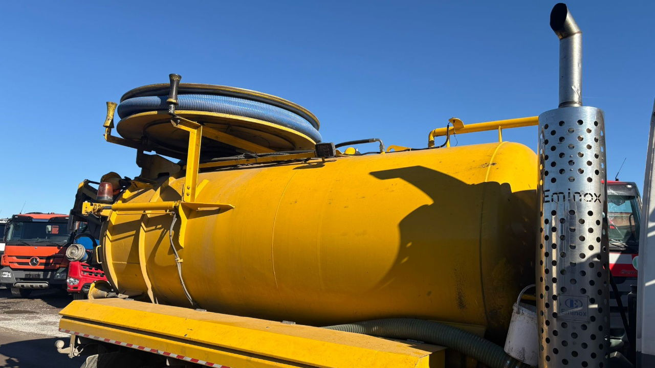 DAF AE55 4x2 vacuum + pressure truck - 8000 liters - Vacuum truck: picture 4 DAF AE55 4x2 vacuum + pressure truck - 8000 liters - Vacuum truck: picture 4