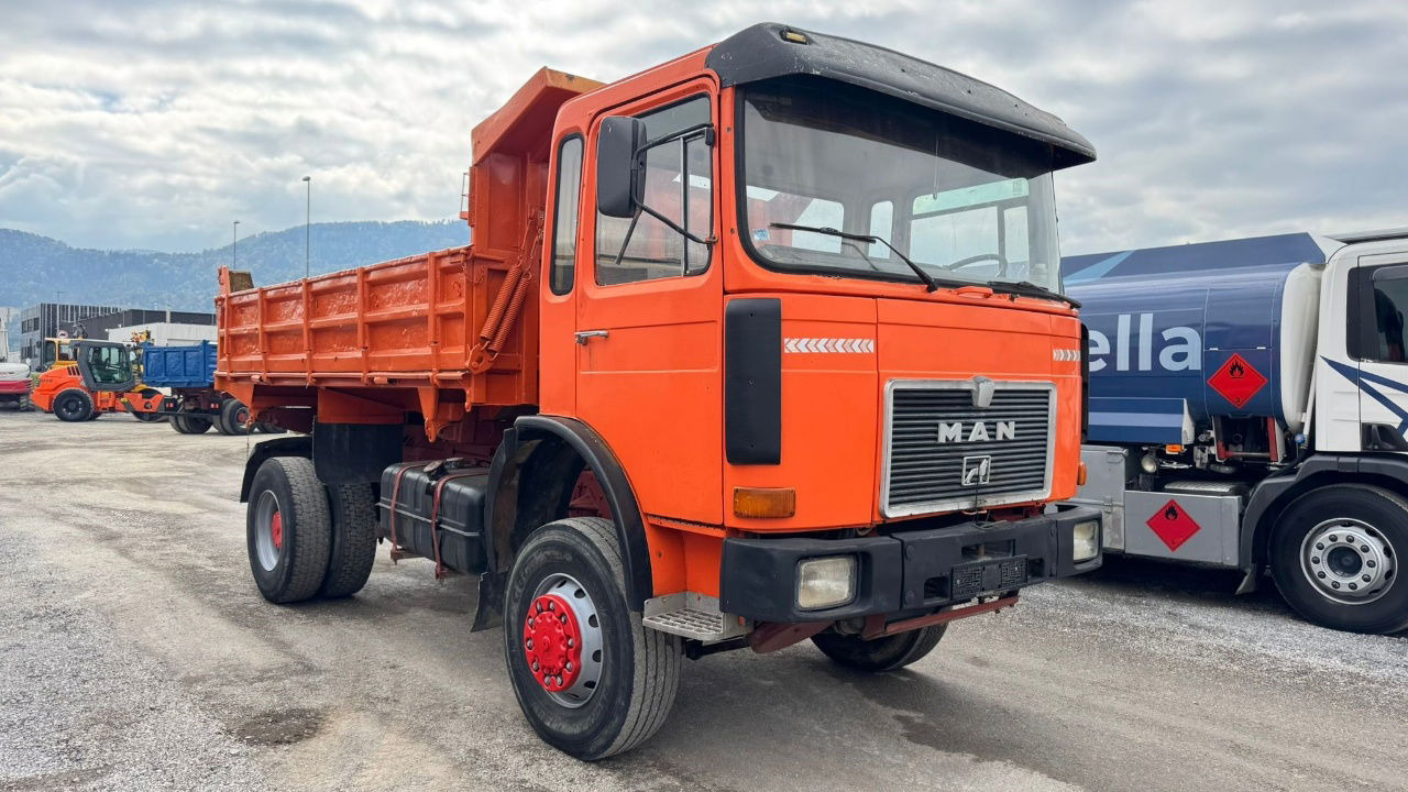 MAN 19.331 4X4 3 sided tipper - ZF Gearbox - Tipper: picture 3 MAN 19.331 4X4 3 sided tipper - ZF Gearbox - Tipper: picture 3