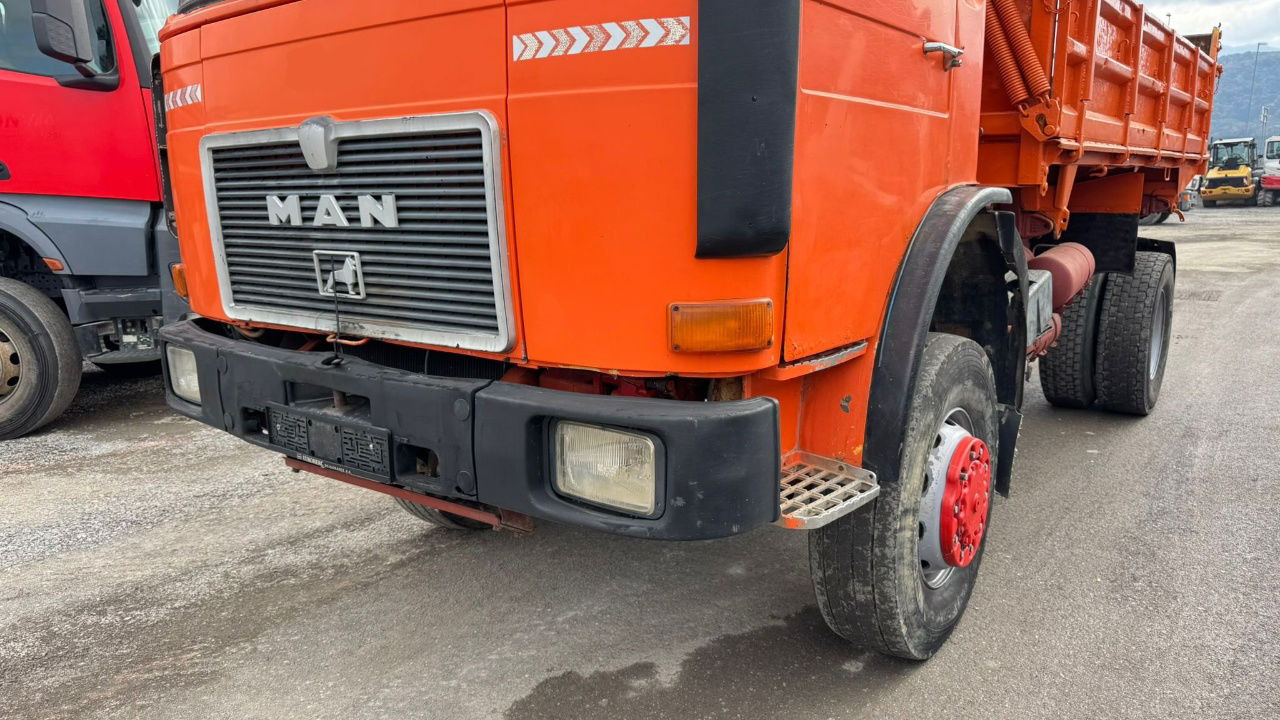 MAN 19.331 4X4 3 sided tipper - ZF Gearbox - Tipper: picture 2 MAN 19.331 4X4 3 sided tipper - ZF Gearbox - Tipper: picture 2