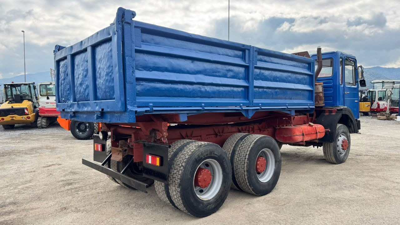 MAN 26.281 6x6 3 sided tipper - ZF gearbox - Tipper: picture 5 MAN 26.281 6x6 3 sided tipper - ZF gearbox - Tipper: picture 5