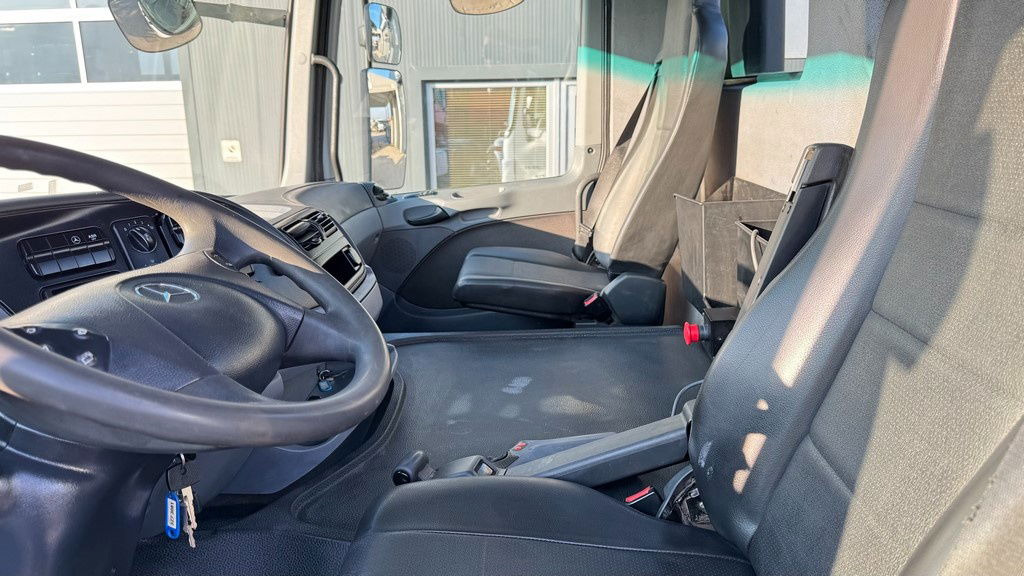 Leasing of Mercedes-Benz Actros 2641 6x4 hiab abroll tipper - spring complete Mercedes-Benz Actros 2641 6x4 hiab abroll tipper - spring complete: picture 29 Leasing of Mercedes-Benz Actros 2641 6x4 hiab abroll tipper - spring complete Mercedes-Benz Actros 2641 6x4 hiab abroll tipper - spring complete: picture 29