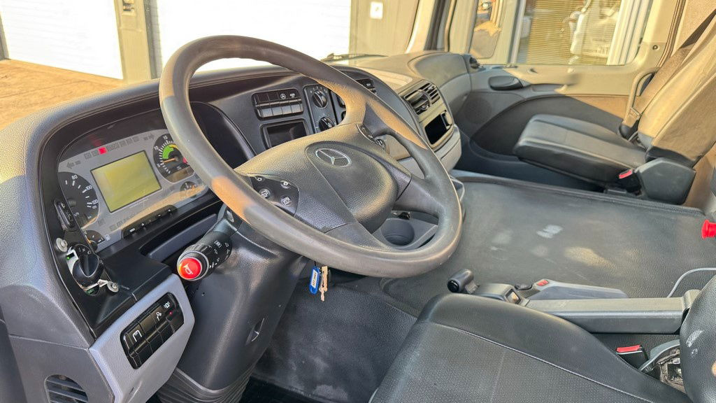 Leasing of Mercedes-Benz Actros 2641 6x4 hiab abroll tipper - spring complete Mercedes-Benz Actros 2641 6x4 hiab abroll tipper - spring complete: picture 24 Leasing of Mercedes-Benz Actros 2641 6x4 hiab abroll tipper - spring complete Mercedes-Benz Actros 2641 6x4 hiab abroll tipper - spring complete: picture 24