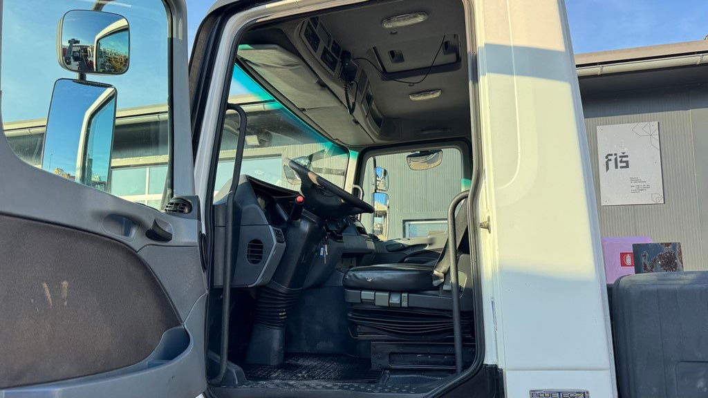 Leasing of Mercedes-Benz Actros 2641 6x4 hiab abroll tipper - spring complete Mercedes-Benz Actros 2641 6x4 hiab abroll tipper - spring complete: picture 23 Leasing of Mercedes-Benz Actros 2641 6x4 hiab abroll tipper - spring complete Mercedes-Benz Actros 2641 6x4 hiab abroll tipper - spring complete: picture 23