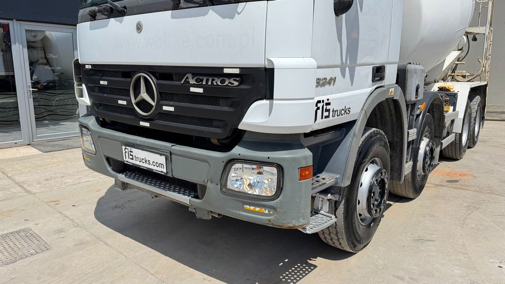 Mercedes-Benz Actros 3241 8x4 mixer 9m3 - Concrete mixer truck: picture 2 Mercedes-Benz Actros 3241 8x4 mixer 9m3 - Concrete mixer truck: picture 2