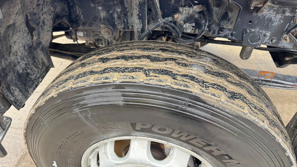 Cab chassis truck Mercedes-Benz Actros 3331 B 6x4 chassis - big axle: picture 7 Cab chassis truck Mercedes-Benz Actros 3331 B 6x4 chassis - big axle: picture 7