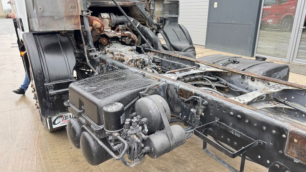 Cab chassis truck Mercedes-Benz Actros 3331 B 6x4 chassis - big axle: picture 17 Cab chassis truck Mercedes-Benz Actros 3331 B 6x4 chassis - big axle: picture 17
