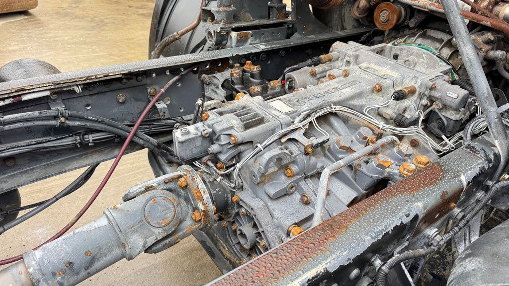 Cab chassis truck Mercedes-Benz Actros 3331 B 6x4 chassis - big axle: picture 14 Cab chassis truck Mercedes-Benz Actros 3331 B 6x4 chassis - big axle: picture 14