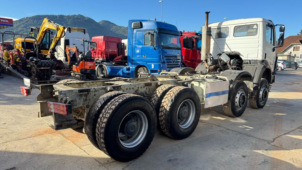 Mercedes-Benz SK 3234 8x4 chassis - Cab chassis truck: picture 5 Mercedes-Benz SK 3234 8x4 chassis - Cab chassis truck: picture 5