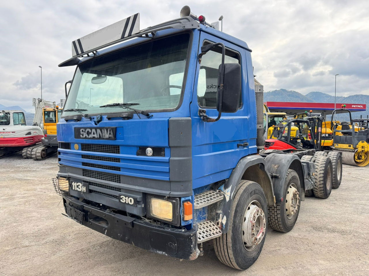 Scania 113H 310 8x4 chassis - full spring - Cab chassis truck: picture 1 Scania 113H 310 8x4 chassis - full spring - Cab chassis truck: picture 1