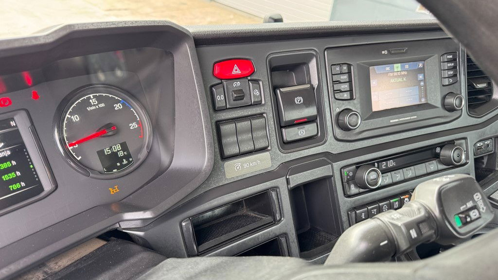 Container transporter/ Swap body truck Scania P 360 6x2 palfinger abroll tipper - steering axle: picture 27 Container transporter/ Swap body truck Scania P 360 6x2 palfinger abroll tipper - steering axle: picture 27