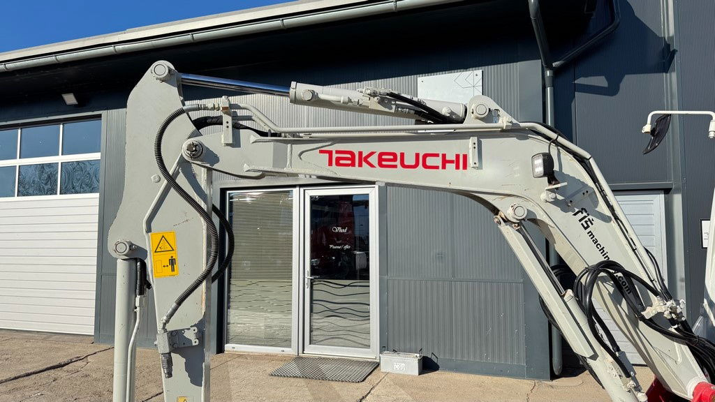 Takeuchi TB230 - 2019 Year - 2435 Hours - 2X Buckets - NEW Tracks - Mini excavator: picture 3 Takeuchi TB230 - 2019 Year - 2435 Hours - 2X Buckets - NEW Tracks - Mini excavator: picture 3