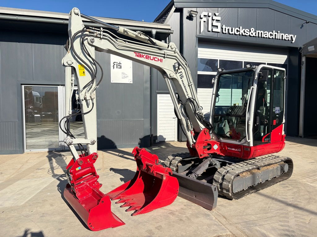 Mini excavator Takeuchi TB250-2 - 2021 Year - 1825 Hours - Powertilt -3X Buckets: picture 24 Mini excavator Takeuchi TB250-2 - 2021 Year - 1825 Hours - Powertilt -3X Buckets: picture 24