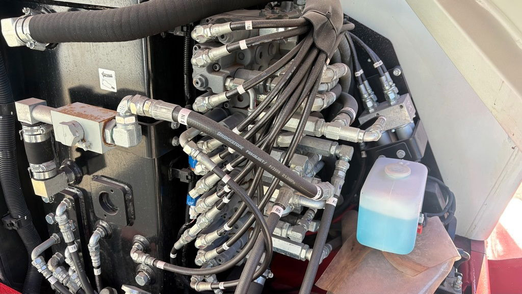 Mini excavator Takeuchi TB250-2 - 2021 Year - 1825 Hours - Powertilt -3X Buckets: picture 22 Mini excavator Takeuchi TB250-2 - 2021 Year - 1825 Hours - Powertilt -3X Buckets: picture 22