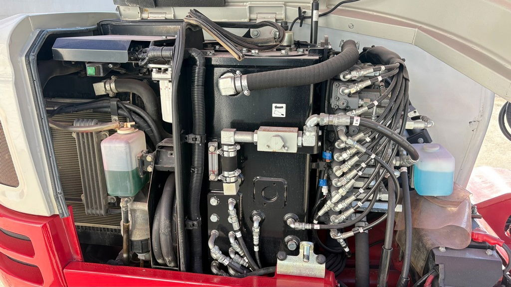 Mini excavator Takeuchi TB250-2 - 2021 Year - 1825 Hours - Powertilt -3X Buckets: picture 21 Mini excavator Takeuchi TB250-2 - 2021 Year - 1825 Hours - Powertilt -3X Buckets: picture 21