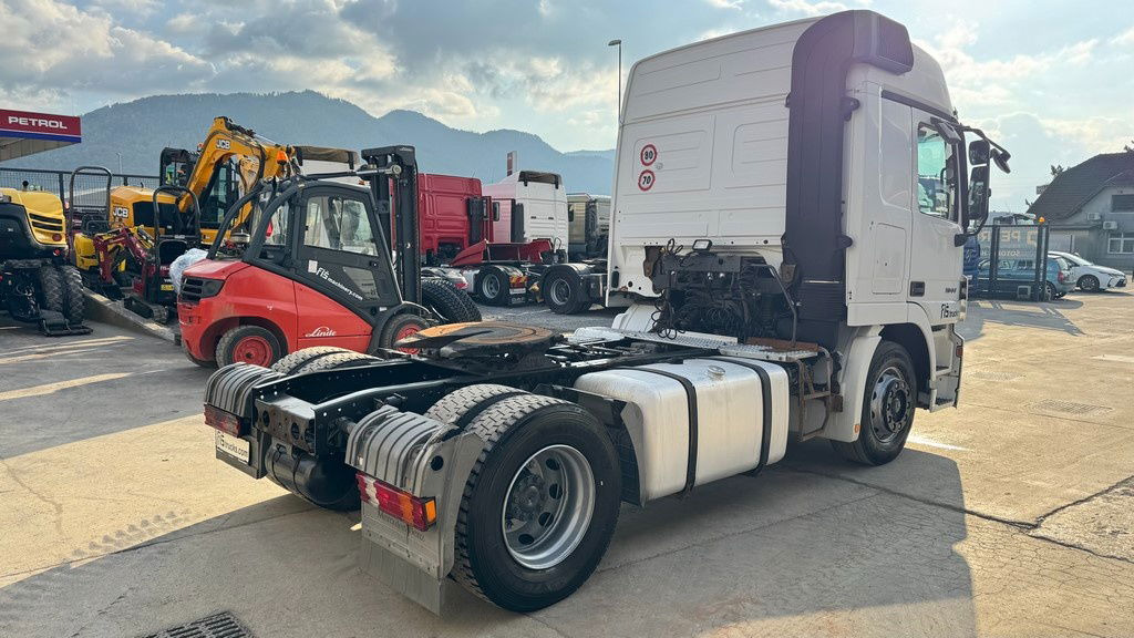 Mercedes-Benz Actros 1844 4x2 tractor unit - retarder - Tractor unit: picture 5 Mercedes-Benz Actros 1844 4x2 tractor unit - retarder - Tractor unit: picture 5