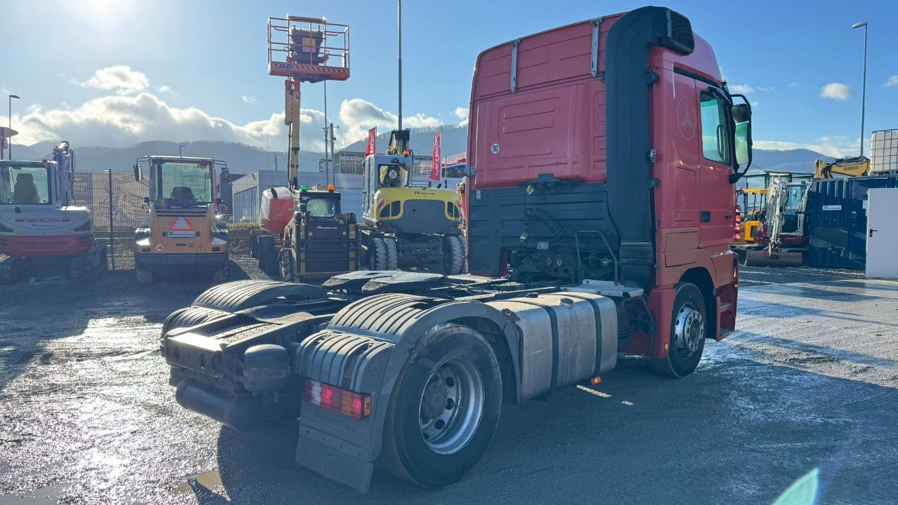 Mercedes-Benz Actros 1844 LS 4x2 tractor unit - retarder - Tractor unit: picture 4 Mercedes-Benz Actros 1844 LS 4x2 tractor unit - retarder - Tractor unit: picture 4