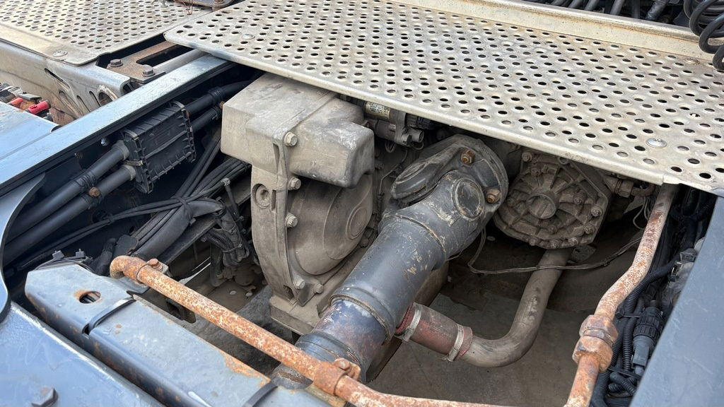 Mercedes-Benz Actros 1846 L 4x2 tractor unit - retarder - Tractor unit: picture 4 Mercedes-Benz Actros 1846 L 4x2 tractor unit - retarder - Tractor unit: picture 4