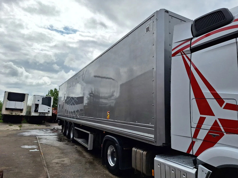 Lecitrailer 3E20 - Closed box semi-trailer: picture 2 Lecitrailer 3E20 - Closed box semi-trailer: picture 2
