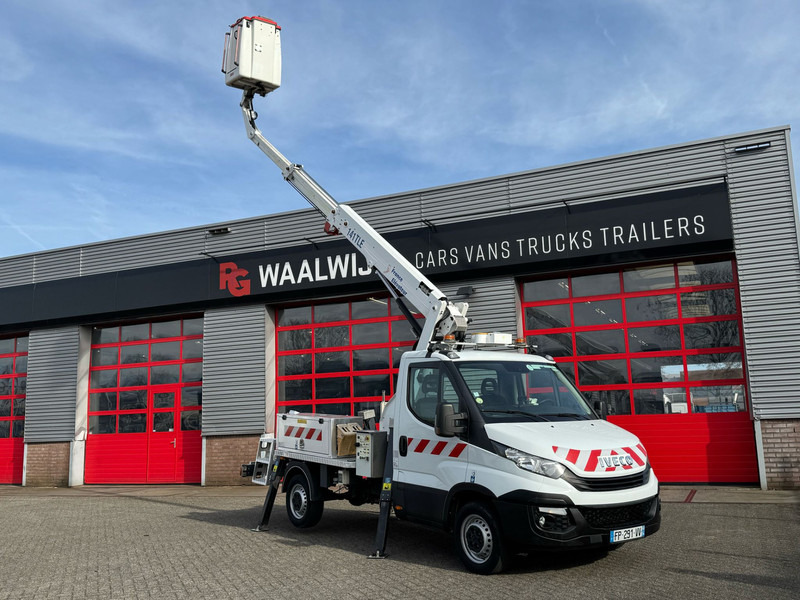 Iveco Daily 35S14 278 draaaiuren, 4x gestempeld, 14 meter APK 10-04-2026, KM 40.365 - Commercial vehicle: picture 3 Iveco Daily 35S14 278 draaaiuren, 4x gestempeld, 14 meter APK 10-04-2026, KM 40.365 - Commercial vehicle: picture 3