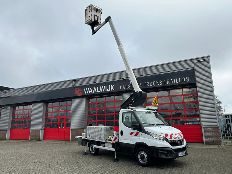 Iveco Daily 35S14 APK 29-08-2026, 4x gestempeld Km 65.025 - Commercial vehicle: picture 3 Iveco Daily 35S14 APK 29-08-2026, 4x gestempeld Km 65.025 - Commercial vehicle: picture 3