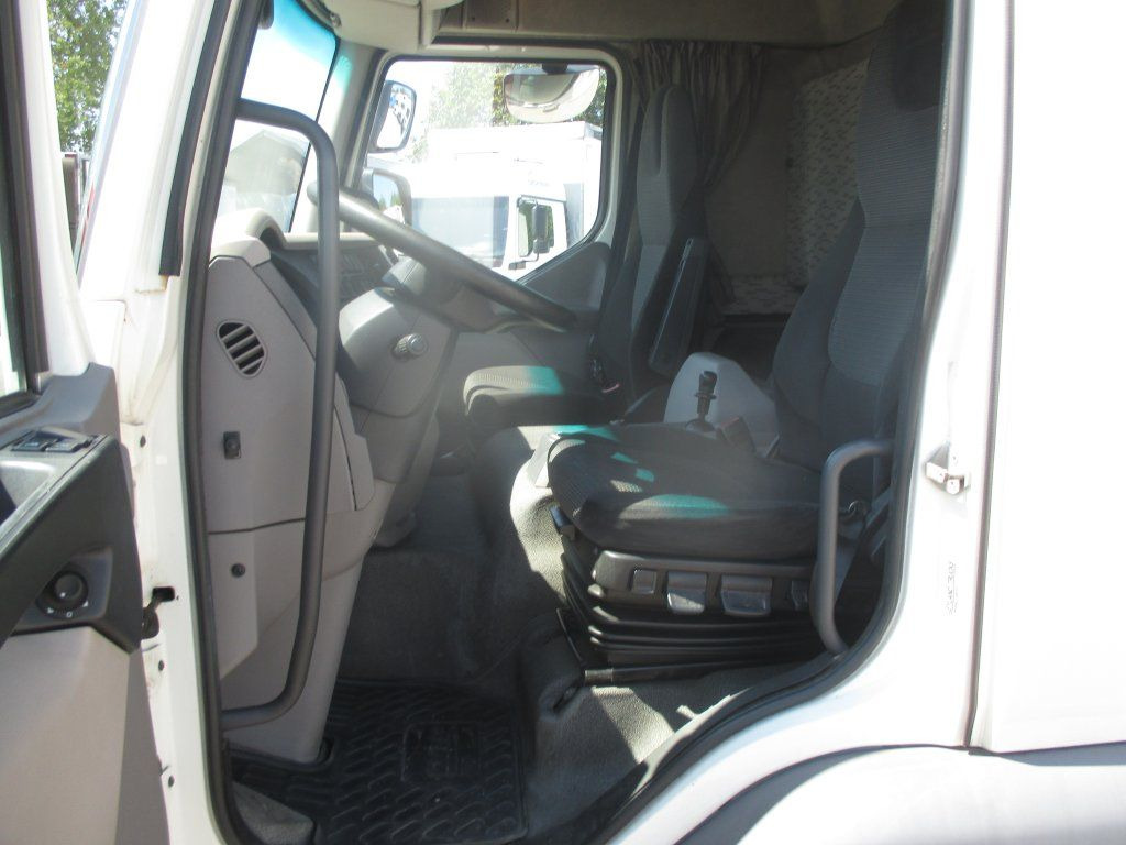 DAF LF 260 - Dropside/ Flatbed truck: picture 5 DAF LF 260 - Dropside/ Flatbed truck: picture 5