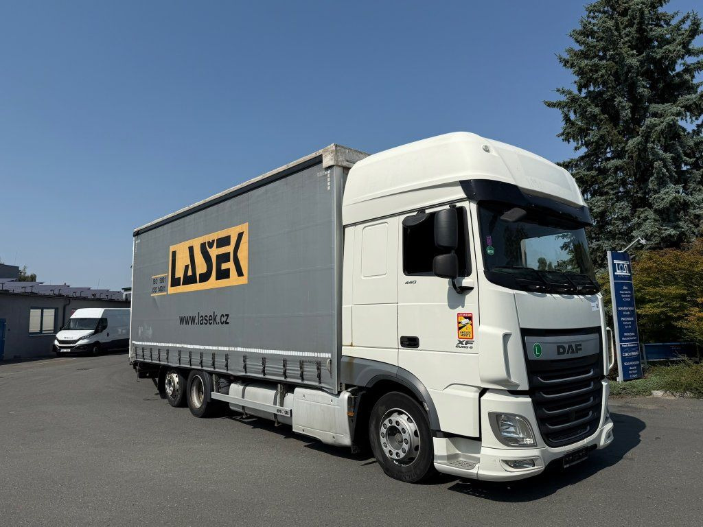 DAF XF440 EURO 6 6x2 + Agrikom - Curtainsider truck: picture 2 DAF XF440 EURO 6 6x2 + Agrikom - Curtainsider truck: picture 2