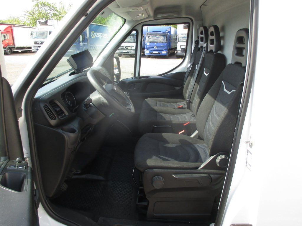 Panel van Iveco Daily 35S16: picture 11