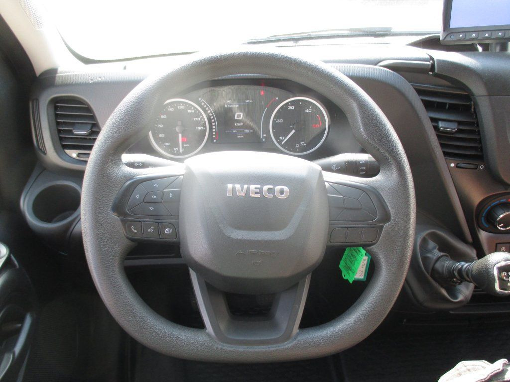 Panel van Iveco Daily 35S16: picture 9