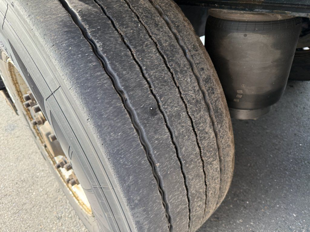 Krone Carrier Vector 1550 DoppelStock - Closed box semi-trailer: picture 4 Krone Carrier Vector 1550 DoppelStock - Closed box semi-trailer: picture 4